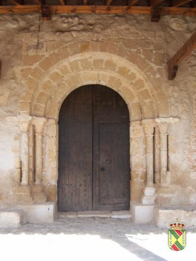 Portada románica de la Iglesia de San Miguel de Padilla de Hta